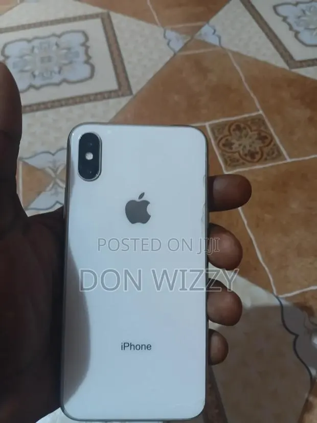 Apple iPhone X 256 GB White · Photo 1