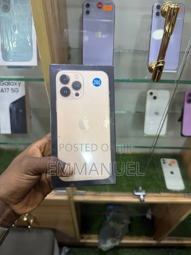 New Apple iPhone 13 Pro Max 256 GB Gold · Photo 1