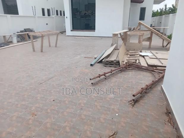 4 Bedrooms House for Sale at Pantang Oyarifa Road. · Photo 6