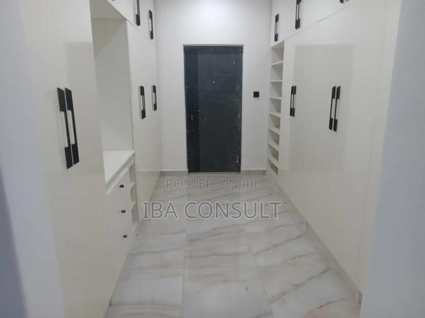 4 Bedrooms House for Sale at Pantang Oyarifa Road. · Photo 8