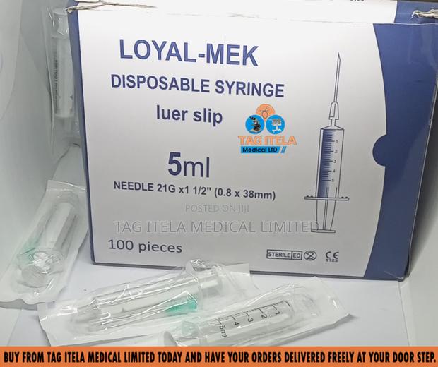 Syringe and Needle (5ml) · Photo 1