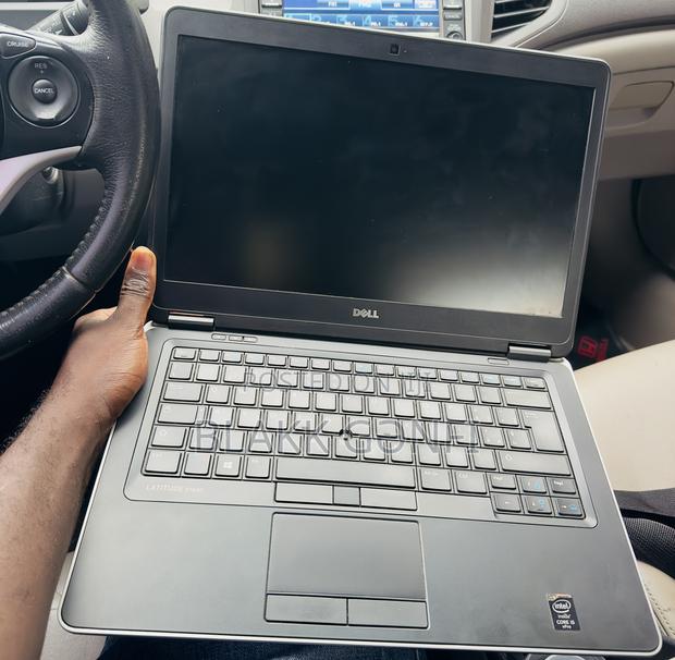 Laptop Dell Latitude 14 E7470 8GB Intel Core i5 SSD 128GB · Photo 2