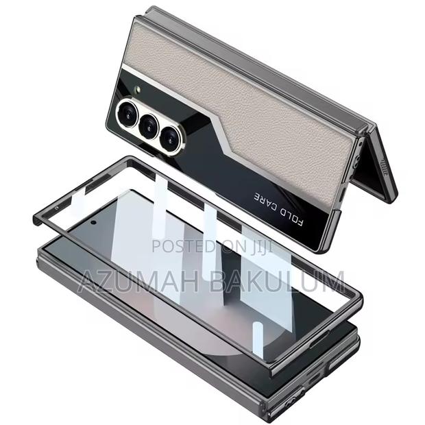 Galaxy Z Fold 6 Electroplated Plain Leather Case · Photo 2