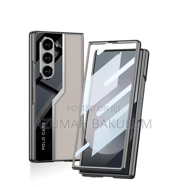 Galaxy Z Fold 6 Electroplated Plain Leather Case · Photo 4