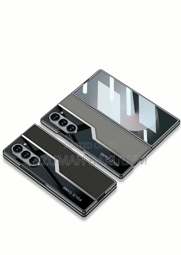Galaxy Z Fold 6 Electroplated Plain Leather Case · Photo 6