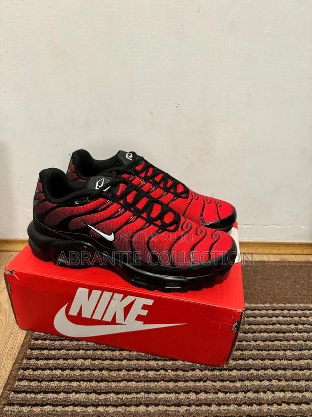 Nike Airmax Plus Tn Deadpool · Photo 1