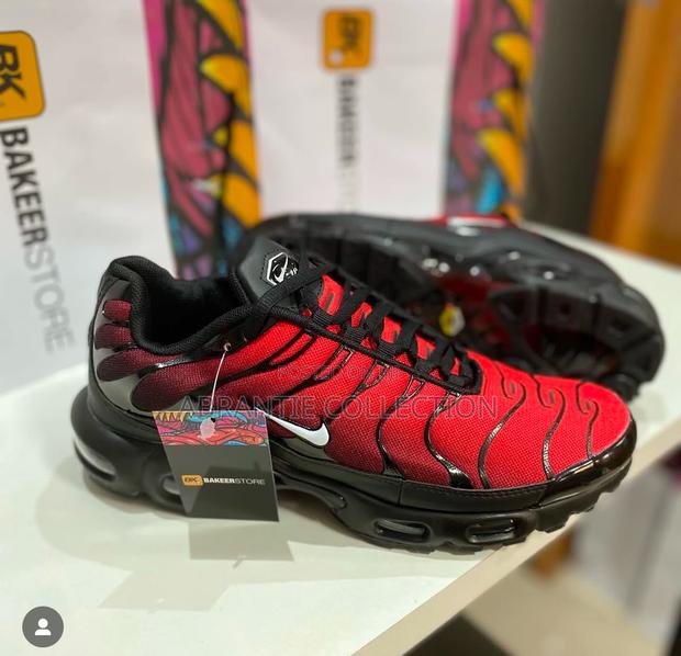 Nike Airmax Plus Tn Deadpool · Photo 2