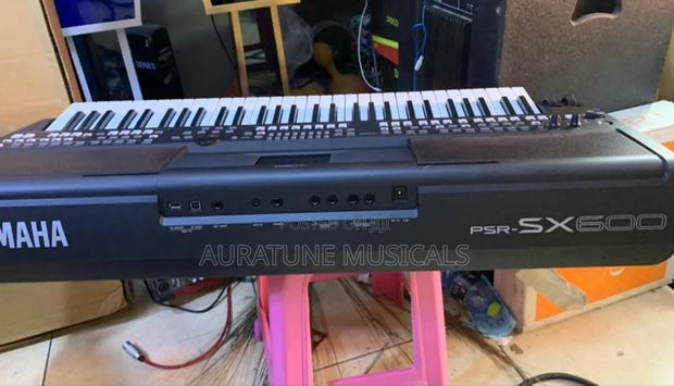 Yamaha PSR-Sx600 Keyboard · Photo 2