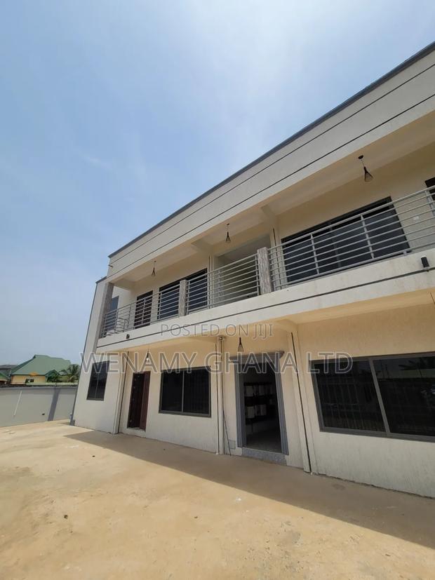 2bdrm Apartment in Communiy 25, Tema Metropolitan for rent · Photo 1