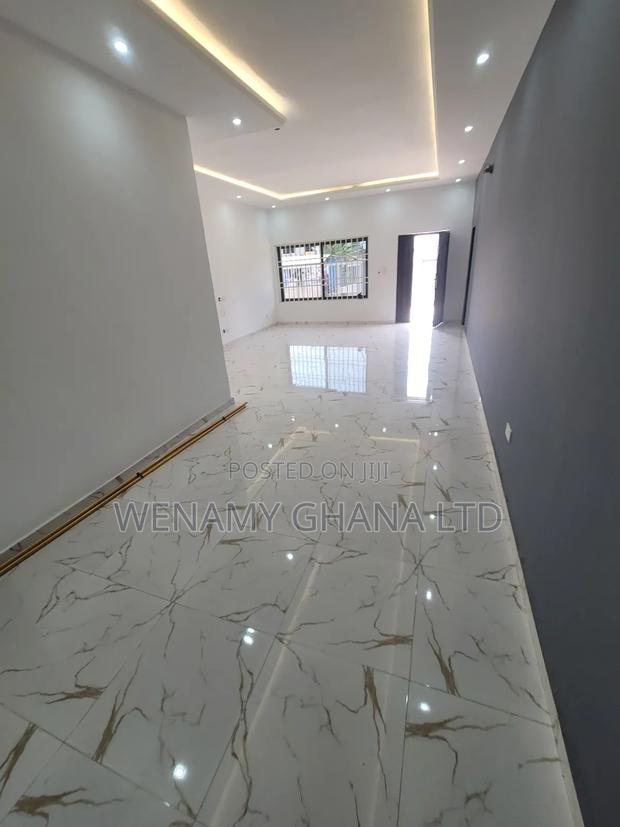 2bdrm Apartment in Communiy 25, Tema Metropolitan for rent · Photo 2