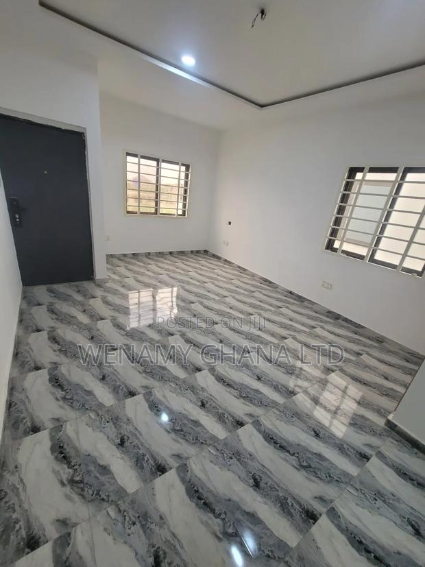 2bdrm Townhouse/Terrace in Community 25, Tema Metropolitan for sale · Photo 4