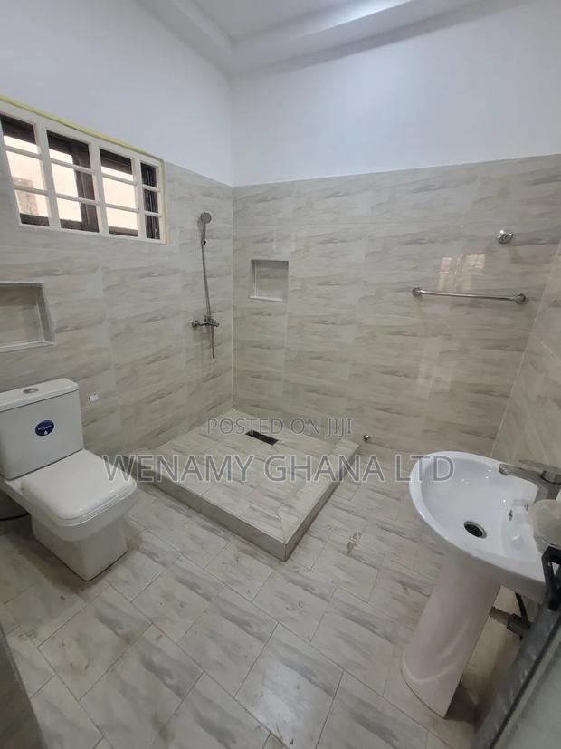 2bdrm Townhouse/Terrace in Community 25, Tema Metropolitan for sale · Photo 8