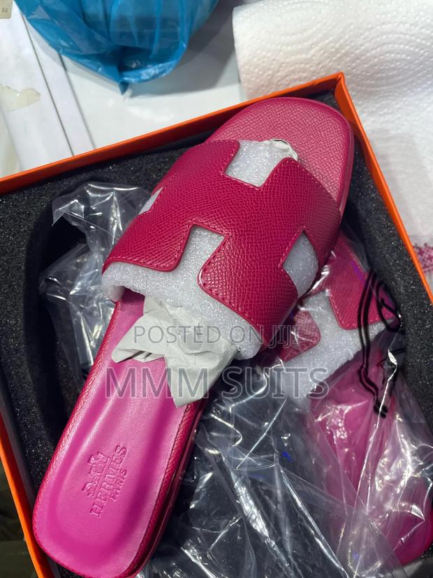 Pink Hermes Slippers Fresh in Box · Photo 2
