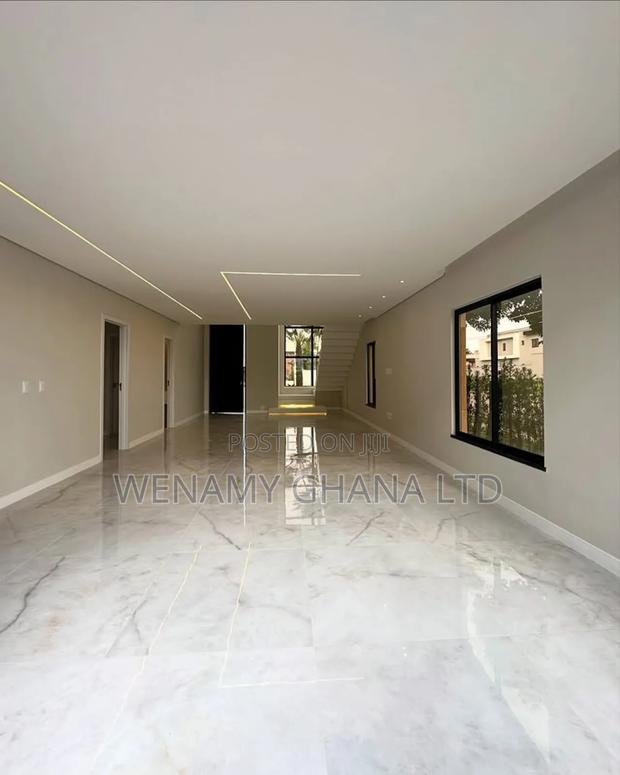 3bdrm Duplex in Accra for sale · Photo 6