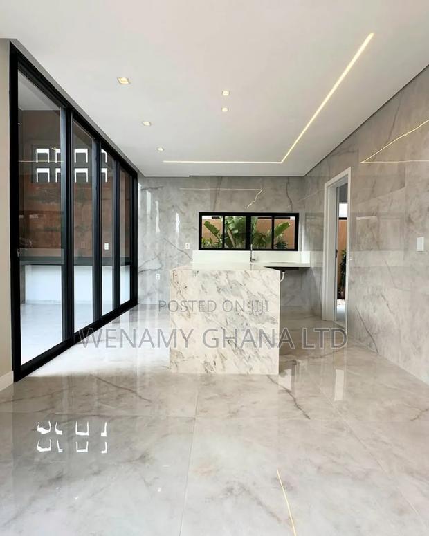 3bdrm Duplex in Accra for sale · Photo 7