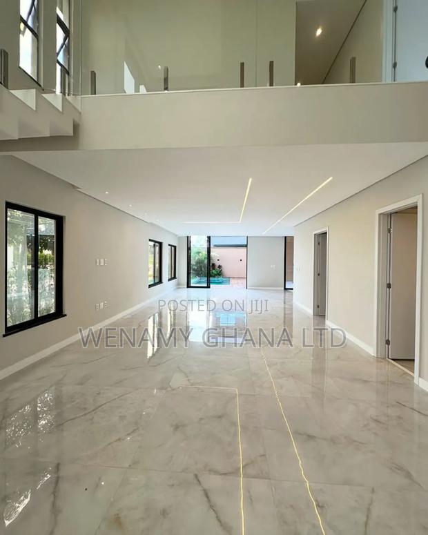 3bdrm Duplex in Accra for sale · Photo 8