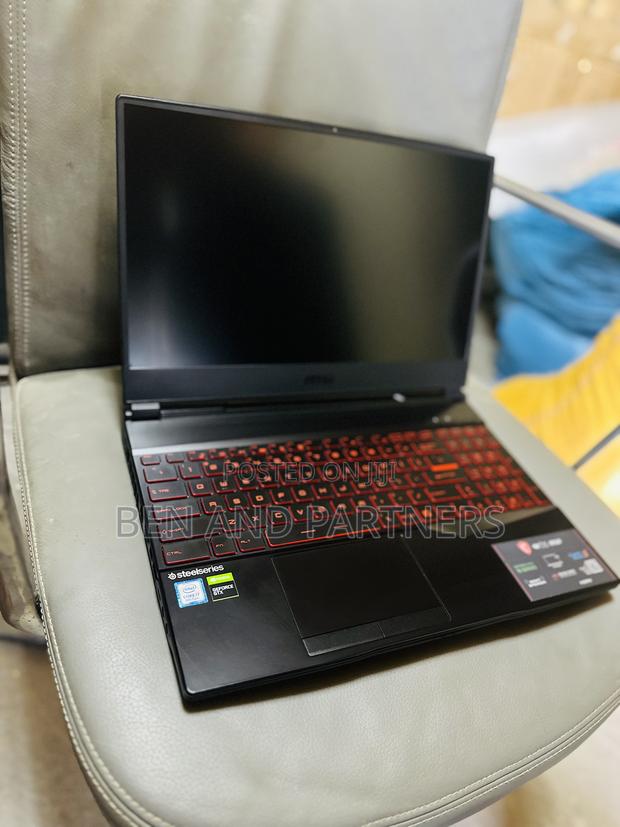 Laptop MSI Pulse GL66 16GB Intel Core i7 SSD 512GB · Photo 1