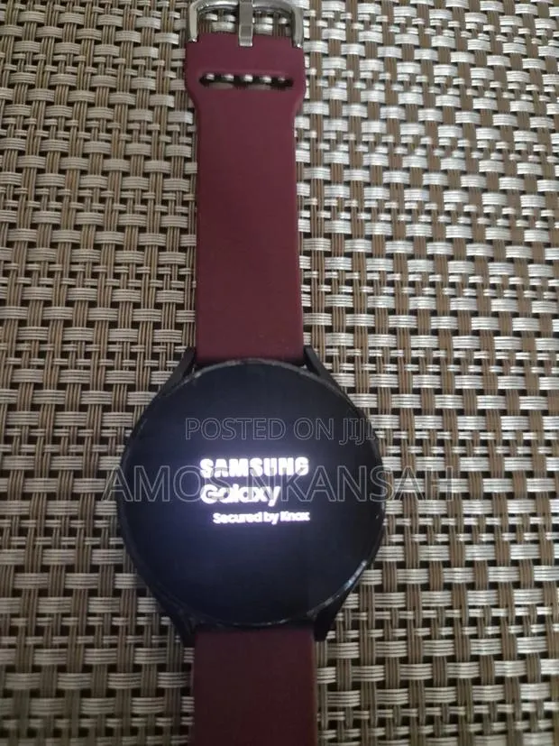 Samsung Galaxy Watch 4 · Photo 1