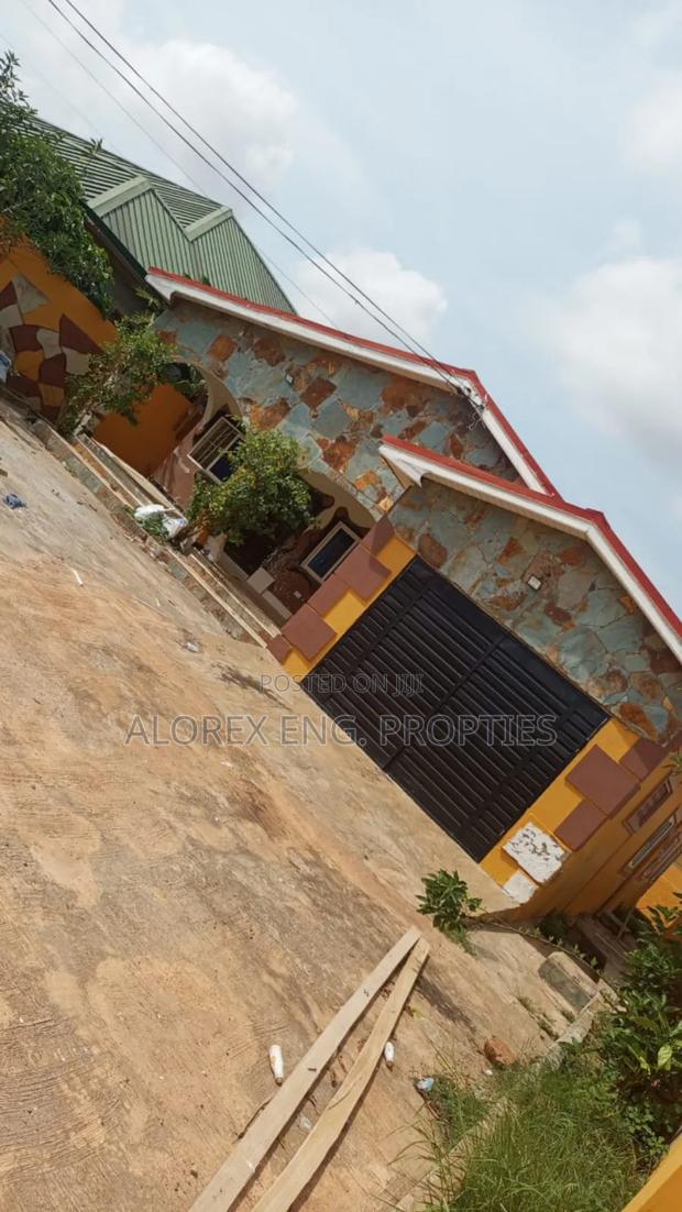 4bdrm House in Self Compound, Oyarifa for rent · Photo 3