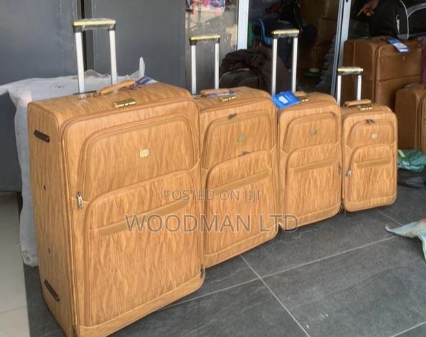 All Leather Travel Bag · Photo 2