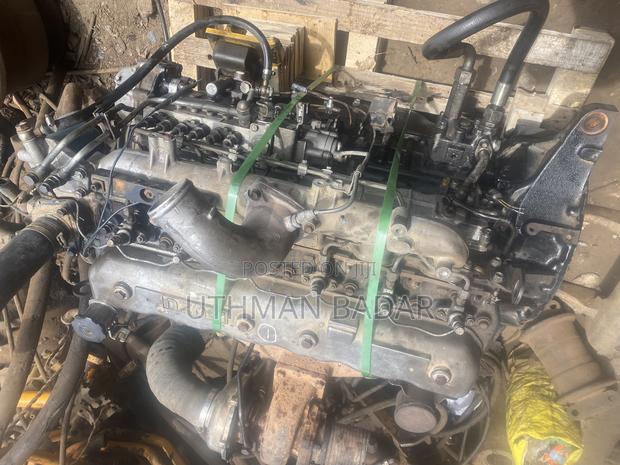 Excavator Isuzu 215 Engine · Photo 2