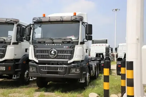 Sagmoto Tractor Heads and Flatbeds · Photo 1