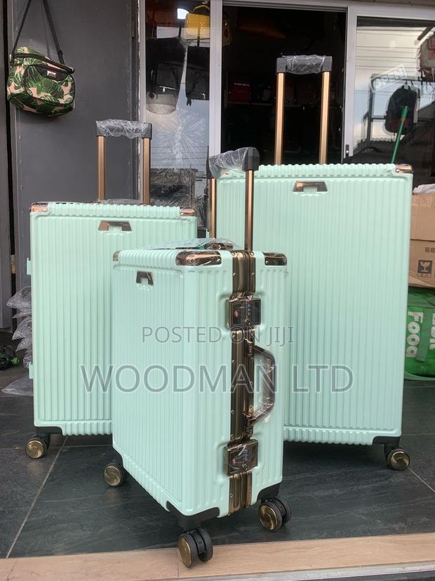 Zipless Luxurious 3set Suitcase · Photo 2