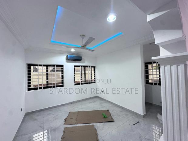 3bdrm Duplex in Adjiriganor for rent · Photo 4