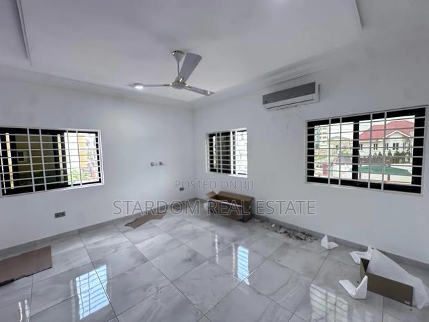 3bdrm Duplex in Adjiriganor for rent · Photo 5