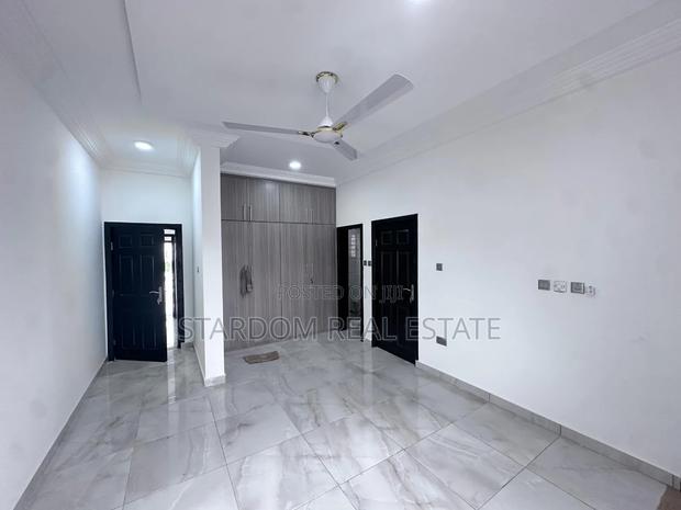 3bdrm Duplex in Adjiriganor for rent · Photo 8