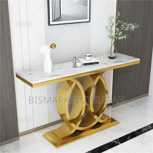 Marble Console Table for Sale · Photo 1