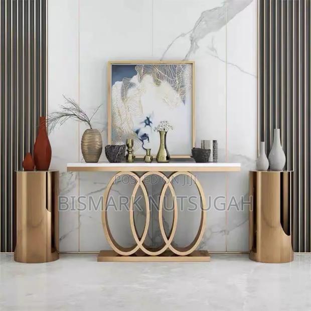 Marble Console Table for Sale · Photo 6