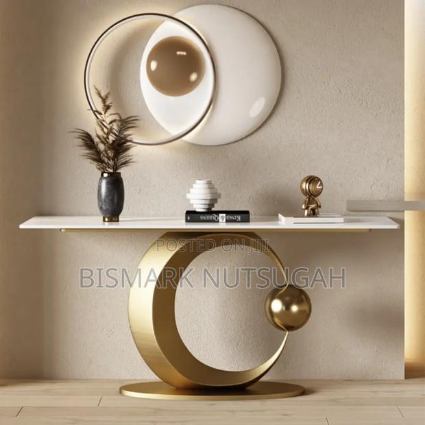 Marble Console Table for Sale · Photo 2