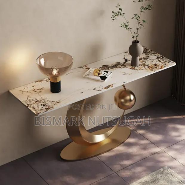 Marble Console Table for Sale · Photo 3