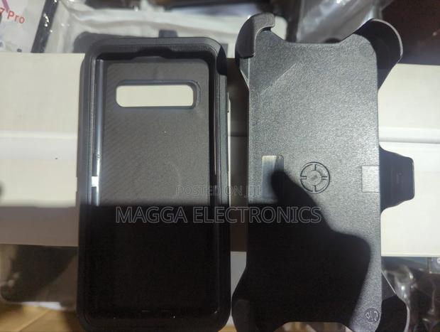 Samsung S10 Rugged Armored Case (Otterbox Case) · Photo 2