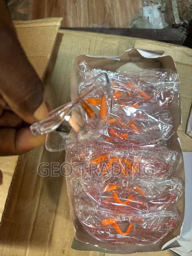 Safety Goggles · Photo 1
