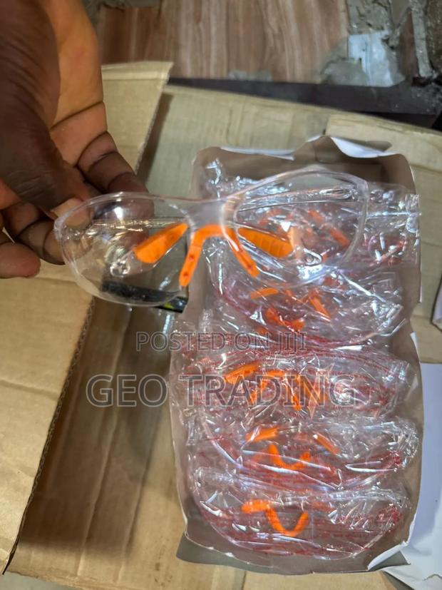 Safety Goggles · Photo 2