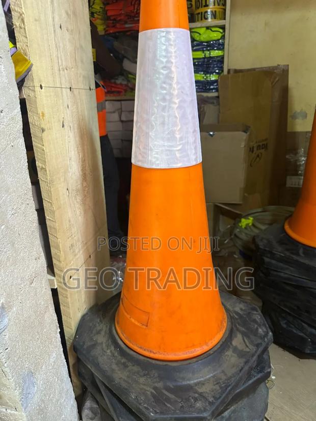 Traffic Reflective Cone · Photo 1