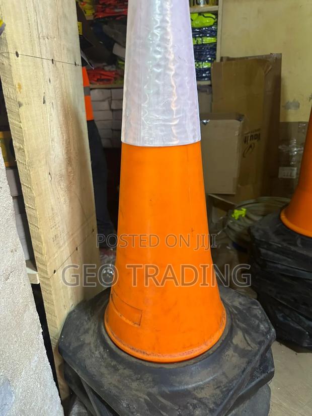 Traffic Reflective Cone · Photo 2