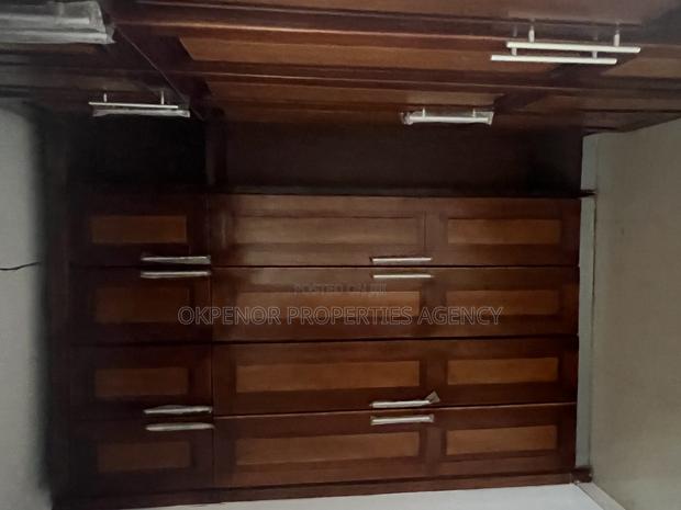 5bdrm House in Myron Estate, Tema Metropolitan for sale · Photo 4