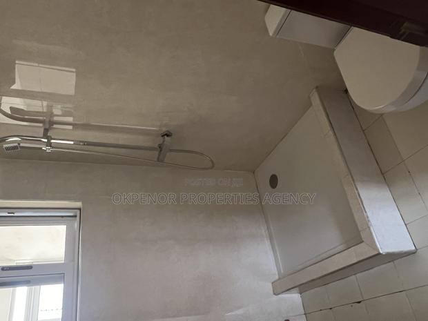 5bdrm House in Myron Estate, Tema Metropolitan for sale · Photo 5
