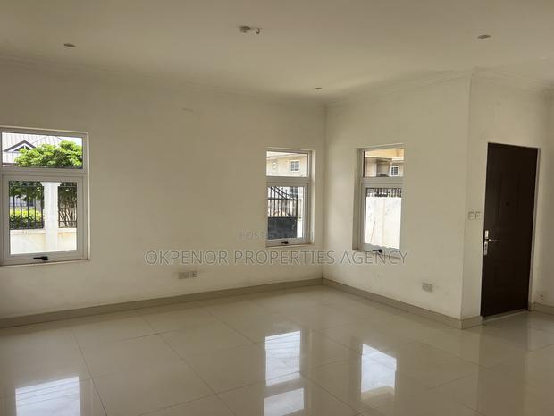 5bdrm House in Myron Estate, Tema Metropolitan for sale · Photo 8