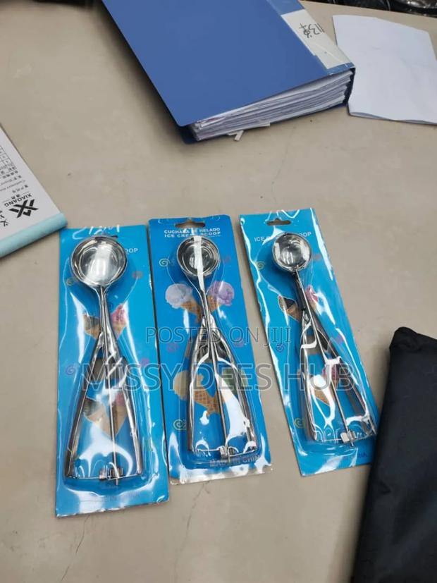 Metallic Ice-cream Scoop · Photo 2