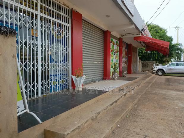 Shops for Sale in Haatso With 2 Half Plot · Photo 1