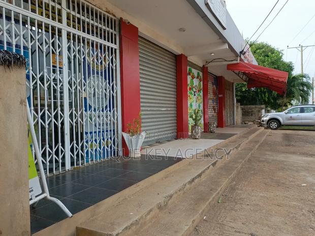Shops for Sale in Haatso With 2 Half Plot · Photo 2