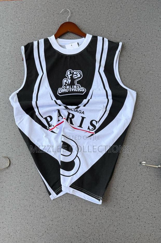 Sleeveless Tank Top for Men · Photo 7