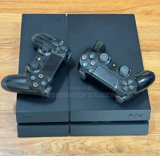 Playstation 4 Standard With 2 Controllers New Games · Photo 1