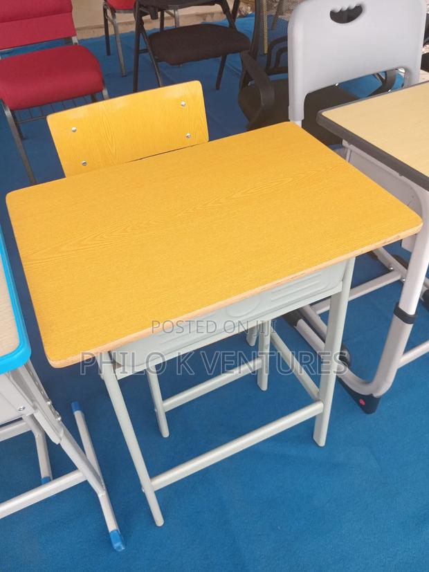 Accessible Desk · Photo 1