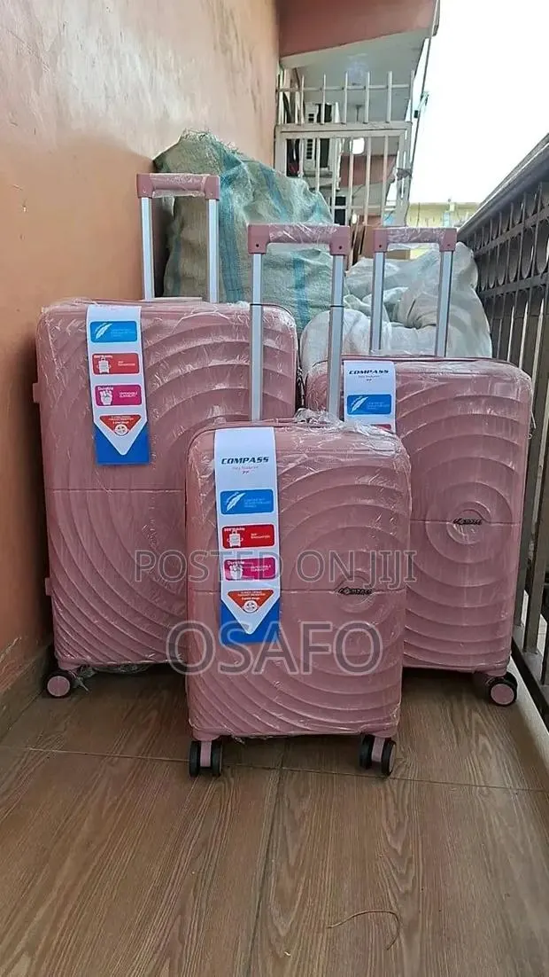 TRAVELLER (Unbreakable Types) · Photo 1