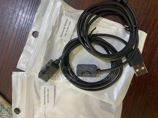 Galaxy Watch Fit 3 Charger · Photo 3